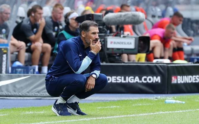 Coach Cristian Fiel pensive single image cropping action sport soccer soccer DFL 2 Bundesliga men 1 matchday season 2024 2025 03 08 2024 Hertha BSC Berlin vs SC Paderborn SCP DFL regulations prohibit any use of photographs as image sequences and or quasi video