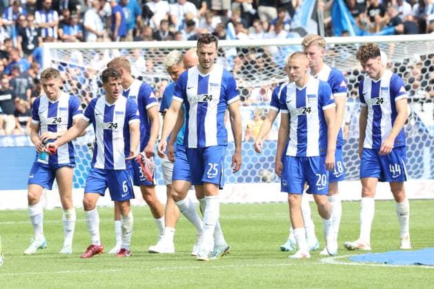 DEU, DFL, 2 FBL, Hertha BSC vs SC Paderborn 07, 03 08 2024, Berliner Olympiastadion, Berlin, DEU, DFL, 2 FBL, Hertha BSC vs SC Paderborn 07, im Bild Hertha Spielerkreis, Diego Demme Hertha BSC Berlin 6 DFL regulations prohibit any use of Photographs as image sequences and or quasi video Foto Juergen Engler nordphoto GmbH nordphotoxGmbHx xEngler nph00076