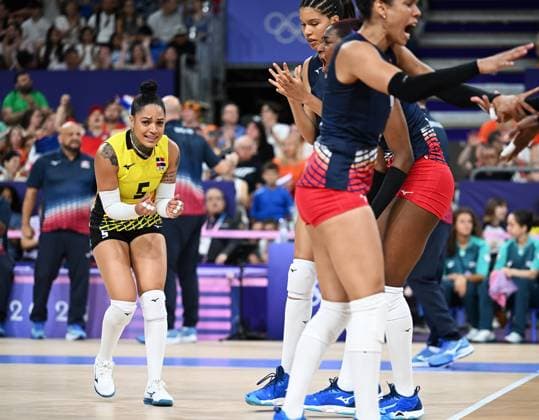 (240803) -- PARIS, Aug. 3, 2024 -- Brenda Castillo (L) of the Dominican Republic celebrates scoring during the women s volleyball preliminary round pool C match between the Netherlands and the Dominican Republic at the Paris 2024 Olympic Games, Olympische Spiele, Olympia, OS in Paris, France, Aug. 3, 2024. ) (PARIS2024) FRANCE-PARIS-OLY-VOLLEYBALL LiuxDawei 