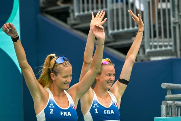 Olympic Games Beach Volleyball Paris 03 08 2024 Preliminary round, women, FRA SUI, Lezana Placette 1, FRA , Alexia Richard 2, FRA Copyright: xBEAUTIFULxSPORTS TomxBlochx