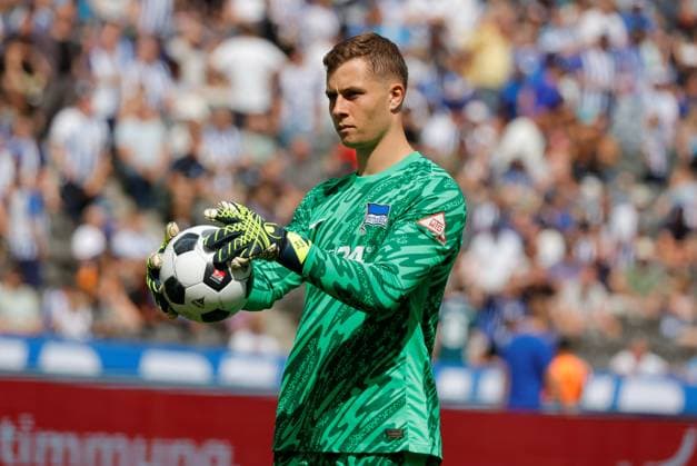 Germany, Berlin, Olympiastadion, Football, Men, Season 2024 2025, 2 Bundesliga 1 Matchday , Hertha BSC SC Paderborn, Photo Tjark Ernst, Goalkeeper, Hertha BSC