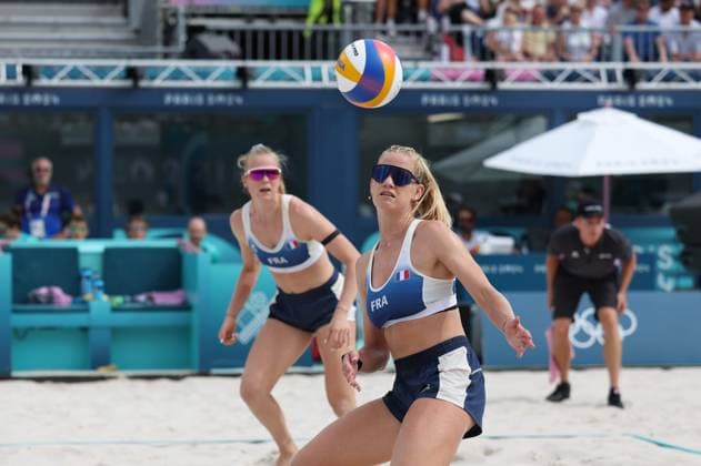 Jeux Olympiques Paris 2024 : BEACH VOLLEY Thierry LARRET MAXPPP. Jeux Olympiques Paris 2024. Olympic Games, Olympische Spiele, Olympia, OS BEACH VOLLEY. Stade Tour Eiffel, Paris (75). Le 3 Aout 2024. PLACETTE (FRA) RICHARD (FRA) vs HUBERLI (SUI) BRUNNER (SUI). PARIS (75) STADE TOUR EIFFEL ILE DE FRANCE FRANCE  Copyright: xThierryxLARRET MAXPPPxThierryxLARRETx TL_20240803_9318 0720119462st