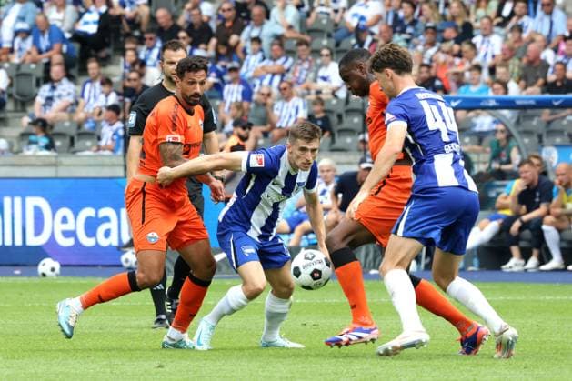 DEU, DFL, 2 FBL, Hertha BSC vs SC Paderborn 07, 03 08 2024, Berliner Olympiastadion, Berlin, DEU, DFL, 2 FBL, Hertha BSC vs SC Paderborn 07, in the picture Jonjoe Kenny Hertha BSC Berlin 16 , Linus Gechter Hertha BSC Berlin 44 , Adriano Grimaldi SC Paderborn 39 , Ilyas Ansah SC Paderborn 29 DFL regulations prohibit any use of Photographs as image sequences and or quasi video Foto Juergen Engler nordphoto GmbH nordphotoxGmbHx xEngler nph00076