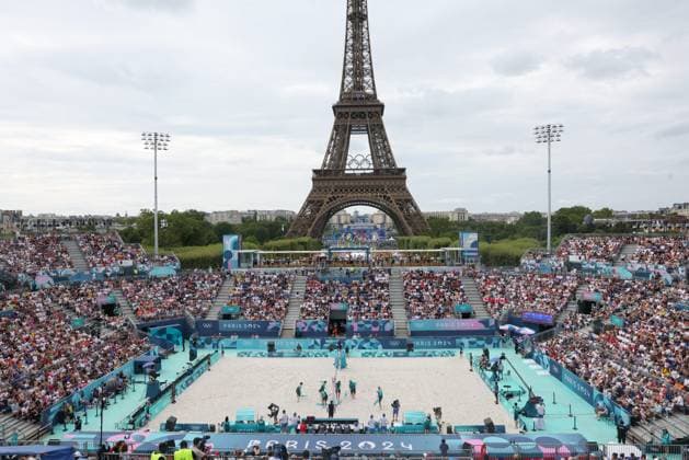 Jeux Olympiques Paris 2024 : BEACH VOLLEY Thierry LARRET MAXPPP. Jeux Olympiques Paris 2024. Olympic Games, Olympische Spiele, Olympia, OS BEACH VOLLEY. Stade Tour Eiffel, Paris (75). Le 3 Aout 2024. MELISSA (CAN) BRANDIE (CAN) VS TINA (LAT) ANASTASIJA (LAT) PARIS (75) STADE TOUR EIFFEL ILE DE FRANCE FRANCE  Copyright: xThierryxLARRET MAXPPPxThierryxLARRETx TL_20240803_4100 0720129830st