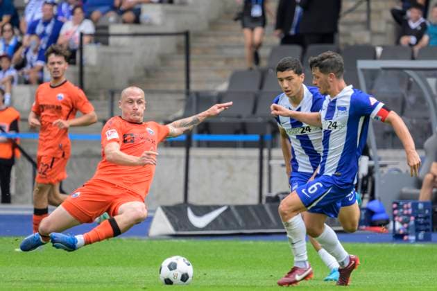 GER, Berlin, Fußball, Hertha BSC vs SC Paderborn, 2 Bundesliga, Olympiastadion, 03 08 2024, v l Sven Michel SC Paderborn 07 , Diego Demme Hertha 6 , Zweikampf, Action, Kampf, kaempft um den Ball, dfl dfb regulations prohibit any use of photographs as image sequences and or quasi video Copyright: HMBxMedia UwexKoch