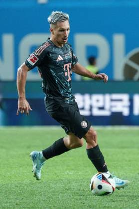 2024 Coupang Play Series ( FC Bayern München vs Tottenham Hotspur - 2022 08 03 ) SEOUL, SOUTH KOREA, AUG 03: Bryan Zaragoza of FC Bayern München dribbles the ball during the 2024 Coupang Play Series Pre Season Friendly match between FC Bayern München and Tottenham Hotspur at the Seoul World Cup Stadium in Seoul, South Korea on August 03, 2024. (Editorial Use Only). Seoul the Seoul World Cup Stadium South Korea 8097_279699 Copyright: xStevexChoxKyewoong PentaxPressx