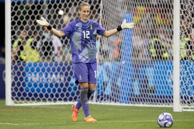 August 3, 2024, Marseille, Bouches-du-Rhone, France: ANN-KATRIN BERGER (12) of Germany reacts after saving a goal in the penalty shoot out during a quarter final match of the 2024 Olympic Games, Olympische Spiele, Olympia, OS Football Tournament between German and Canada at the Marseille Stadium, Marseille, France. Germany won 4:2 on penalties. Marseille France - ZUMAl303 20240803_oly_l303_004 Copyright: xSydneyxLowx