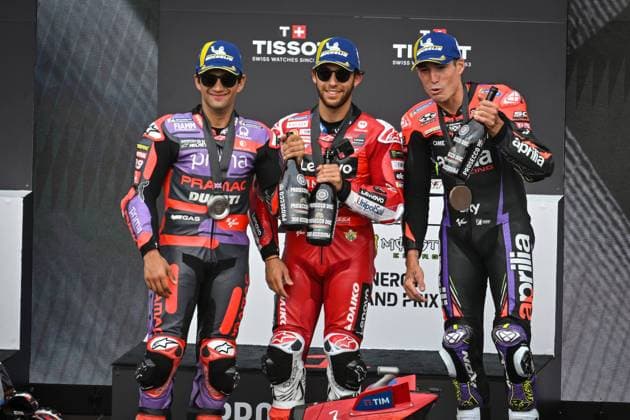 Bilder des Jahres 2024, Sport 08 August Sport Themen der Woche KW31 Sport Bilder des Tages Motorsport, MotoGP, GP Großbritannien in Silverstone BASTIANINI Enea (ita), Ducati Lenovo Team, Ducati Desmosedici GP24, podium, portrait, Sprint Race with MARTIN Jorge (spa), Prima Pramac Racing, Ducati Desmosedici GP24 and ESPARGARO Aleix (spa), Aprilia Racing Team Gresini, Aprilia RS-GP 2024 during the 2024 Moto GP Monster Energy British Grand Prix, German GP, at Silverstone, from August 2 to 4th, in Great Britain - MOTO - MOTO GP - BRITISH GRAND PRIX 2024 DPPI Panoramic  2024 10 GP UK 85966