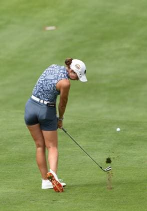 PORTLAND, OR - AUGUST 03: Polly Mack hits her second shot on the 7th hole during the third round of the LPGA, Golf Damen Portland Classic on August 3, 2024 at Columbia Edgewater Country Club in Portland, Oregon. (Photo by Brian Murphy Icon Sportswire) GOLF: AUG 03 LPGA Portland Classic EDITORIAL USE ONLY Icon240803369