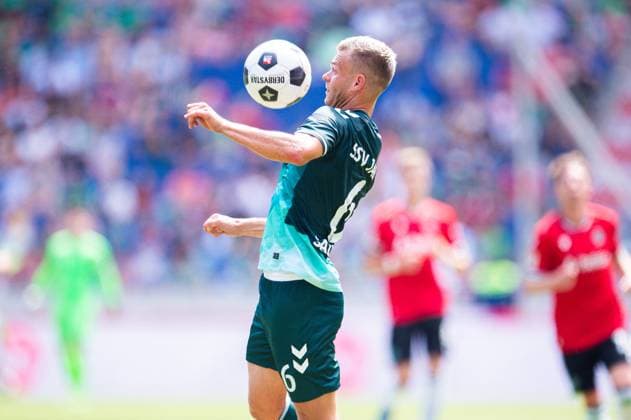 03 08 2024 Soccer, 2024 2025, 2 Bundesliga, 1 Matchday, Hannover 96 SSV Jahn Regensburg Benedikt Saller Regensburg DFL REGULATIONS PROHIBIT ANY USE OF PHOTOGRAPHS AS IMAGE SEQUENCES AND OR QUASI VIDEO