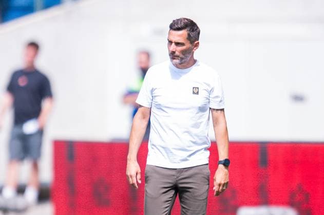 03 08 2024 Soccer, 2024 2025, 2 Bundesliga, 1 Matchday, Hannover 96 SSV Jahn Regensburg Stefan Leitl Coach Hannover DFL REGULATIONS PROHIBIT ANY USE OF PHOTOGRAPHS AS IMAGE SEQUENCES AND OR QUASI VIDEO