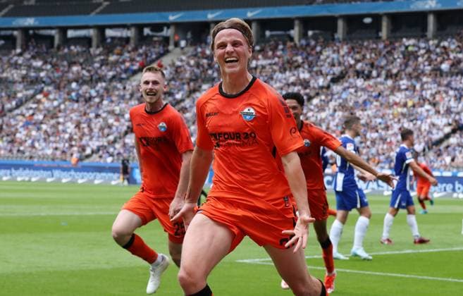 Felix Götze cheers after 0 1 joy emotion jubilation sport soccer soccer DFL 2 Bundesliga men 1 matchday season 2024 2025 03 08 2024 Hertha BSC Berlin vs SC Paderborn SCP DFL regulations prohibit any use of photographs as image sequences and or quasi video