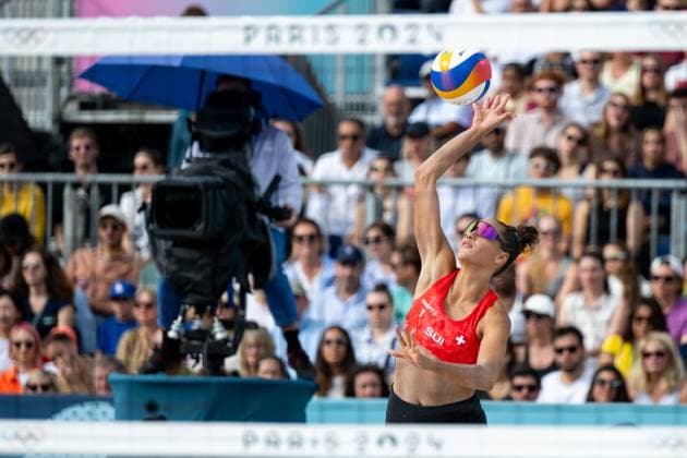 VERGE DEPRE Zoe, BOEBNER Esmee Switzerland vs XUE Chen, XIA Xinyi Peoples Republic of China , in the picture VERGE DEPRE Zoe Switzerland on the ball, FRA, Olympic Games Paris 2024, Beach Volleyball, Womens Round of 16, 04 08 2024 FRA, Olympic Games Paris 2024, Beach Volleyball, Womens Round of 16, 04 08 2024 Paris Copyright: xEibner-Pressefoto Memmlerx EP_MMR