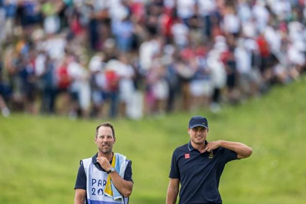 240804 Caddy Joe Skovron and Ludvig Aberg of Sweden during the final round of the men s individual stroke play golf during day 9 of the Paris 2024 Olympic Games on August 4, 2024 in Paris Photo Petter Arvidson BILDBYRAN kod PA PA0861 golf olympic games olympics os ol olympiska spel olympiske leker paris 2024 paris os paris ol bbeng sweden sverige  Copyright: PETTERxARVIDSON BB240804PA073