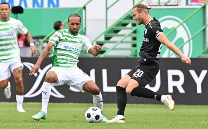 04 08 2024 Soccer Season 2024 2025 2 Soccer Bundesliga 01 Matchday SpVgg Greuther Fürth Kleeblatt SC Preußen Münster Sportfoto Zink xwoxzix DFL regulations prohibit any use of photographs as image sequences and or quasi video only for editorial use Julian Green 37, SpVgg Greuther Fürth Jorrit Hendrix 20, Preußen Münster