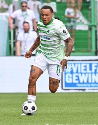 04 08 2024 Soccer Season 2024 2025 2 Soccer Bundesliga 01 Matchday SpVgg Greuther Fürth Kleeblatt SC Preußen Münster Sportfoto Zink xwoxzix DFL regulations prohibit any use of photographs as image sequences and or quasi video only for editorial use Roberto Massimo 11, SpVgg Greuther Fürth Freisteller Einzelbild