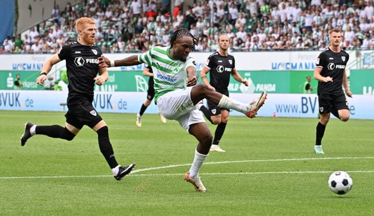04 08 2024 Soccer Season 2024 2025 2 Soccer Bundesliga 01 Matchday SpVgg Greuther Fürth Kleeblatt SC Preußen Münster Sportfoto Zink xwoxzix DFL regulations prohibit any use of photographs as image sequences and or quasi video only for editorial use Mikkel Kirkeskov 2, Preußen Münster Noel Futkeu 9, SpVgg Greuther Fürth