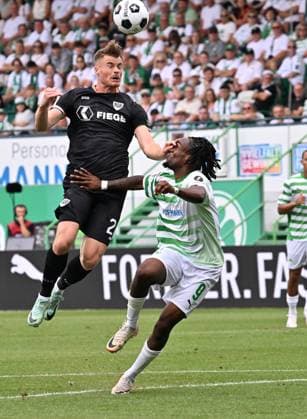 04 08 2024 Soccer Season 2024 2025 2 Soccer Bundesliga 01 Matchday SpVgg Greuther Fürth Kleeblatt SC Preußen Münster Sportfoto Zink xwoxzix DFL regulations prohibit any use of photographs as image sequences and or quasi video only for editorial use Niko Koulis 24, Preußen Münster Noel Futkeu 9, SpVgg Greuther Fürth
