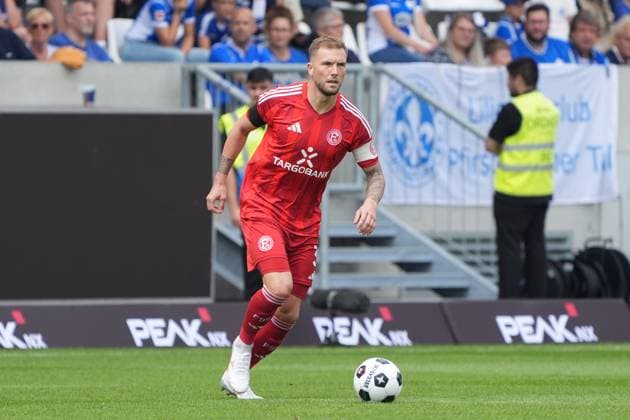 Andre Hoffmann Fortuna Düsseldorf, 03 04 08 2024 2 Bundesliga, Season 24 25 SV Darmstadt 98 vs Fortuna Düsseldorf, Stadion am Boellenfalltor, emonline, emspor,