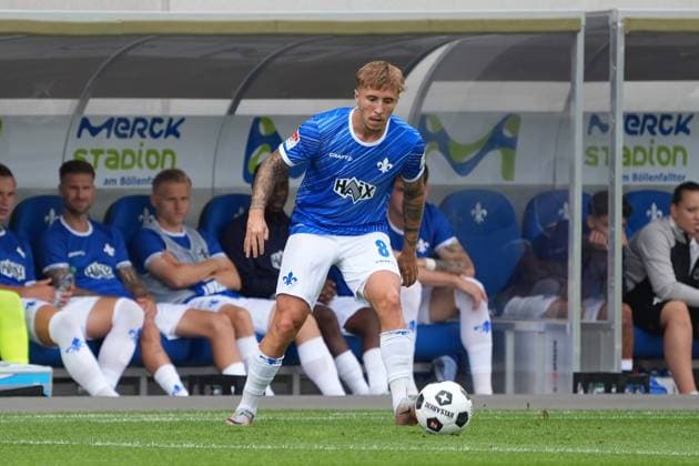 Luca Marseiler SV Darmstadt 98, 08 04 08 2024 2 Bundesliga, Season 24 25 SV Darmstadt 98 vs Fortuna Düsseldorf, Stadion am Boellenfalltor, emonline, emspor,