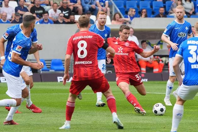 Marcel Sobottka Fortuna Düsseldorf, 31 draws from 04 08 2024 2 Bundesliga, season 24 25 SV Darmstadt 98 vs Fortuna Düsseldorf, Stadion am Boellenfalltor, emonline, emspor,