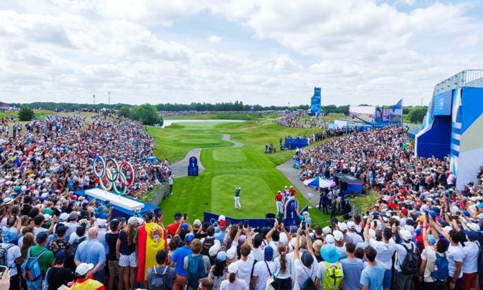 Paris 2024 Olympic Games, Olympische Spiele, Olympia, OS Le Golf National, Paris, France 4 8 2024 Men s Individual Stroke Play Ireland™s Rory McIlroy takes his tee shot on the first hole Rory McIlroy takes his tee shot on the first hole 4 8 2024  Copyright: x INPHO JamesxCrombiex JRY15795