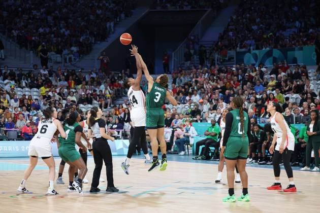 Start match Women basketball, Canada vs Nigeria, Women s preliminary round during the Olympic Games, Olympische Spiele, Olympia, OS Paris 2024 - photo Laurent Sanson DPPI Panoramic JO 2024 : BASKET BALL - Canada vs Nigeria - Jeux Olympiques 2024 - Paris2024 - Lille - 04 08 2024 DPPI Panoramic 