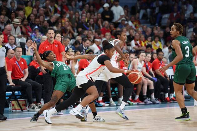 Shay COLLEY (Canada) et Ezinne KALU (Nigéria) Women basketball, Canada vs Nigeria, Women s preliminary round during the Olympic Games, Olympische Spiele, Olympia, OS Paris 2024 - photo Laurent Sanson DPPI Panoramic JO 2024 : BASKET BALL - Canada vs Nigeria - Jeux Olympiques 2024 - Paris2024 - Lille - 04 08 2024 DPPI Panoramic 