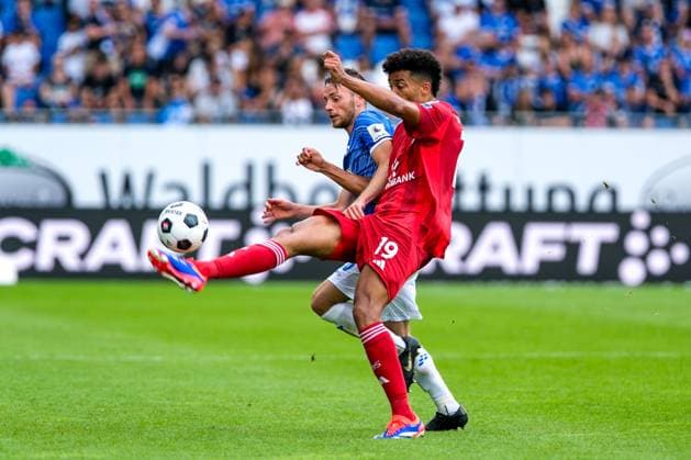 Emmanuel Iyoha Fortuna Duesseldorf , 19 in duel with Andreas Mueller SV Darmstadt 98, 16 , GER, SV Darmstadt 98 vs Fortuna Duesseldorf, Soccer, 2 Bundesliga, 1 Matchday, Season 2024 2025, 04 08 2024 DFL REGULATIONS PROHIBIT ANY USE OF PHOTOGRAPHS as IMAGE SEQUENCES and or QUASI VIDEO GER, SV Darmstadt 98 vs Fortuna Duesseldorf, Football, 2 Bundesliga, 1 Matchday, Season 2024 2025, 04 08 2024 Darmstadt Copyright: xEibner-Pressefoto FlorianxWieganx EP_FWD
