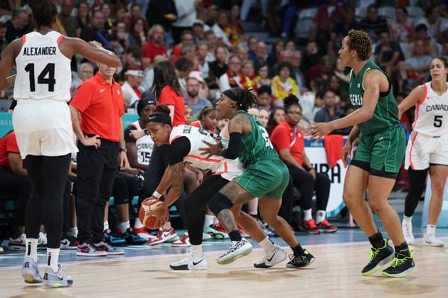 Shay COLLEY (Canada) et Ezinne KALU (Nigéria) Women basketball, Canada vs Nigeria, Women s preliminary round during the Olympic Games, Olympische Spiele, Olympia, OS Paris 2024 - photo Laurent Sanson DPPI Panoramic JO 2024 : BASKET BALL - Canada vs Nigeria - Jeux Olympiques 2024 - Paris2024 - Lille - 04 08 2024 DPPI Panoramic 