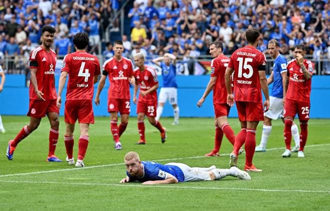 04 08 2024, xfux, Fussball 2 Bundesliga, SV Darmstadt 98 Fortuna Düsseldorf emspor, v l Kai Klefisch SV Darmstadt 98 enttaeuscht, enttaeuscht schauend, dissapointed am Boden DFL DFB REGULATIONS PROHIBIT ANY USE OF PHOTOGRAPHS as IMAGE SEQUENCES and or QUASI VIDEO A license of the photographic work to SV Darmstadt 1898 e V as well as subsidiaries is not permitted No release of or sale to SV Darmstadt 1898 e V Darmstadt