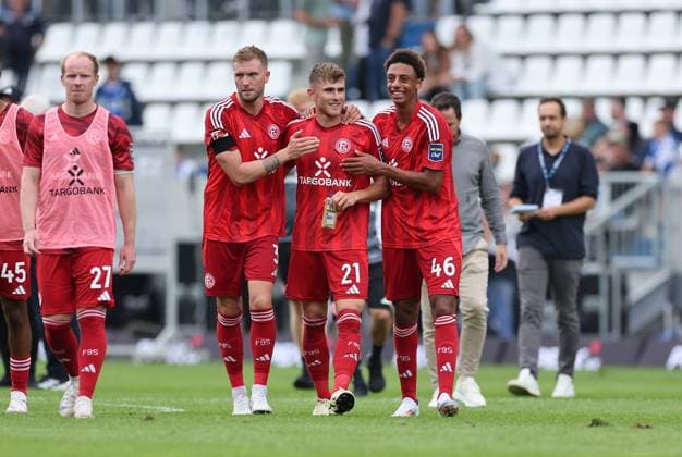 04 08 2024, xdcx, Soccer 2 Bundesliga, SV Darmstadt 98 Fortuna Düsseldorf, emonline, emspor, despor, v l , Andre Hoffmann Fortuna Düsseldorf , Tim Rossmann Fortuna Düsseldorf , Sima Suso Fortuna Düsseldorf are happy about the victory DFL DFB REGULATIONS PROHIBIT ANY USE OF PHOTOGRAPHS AS IMAGE SEQUENCES AND OR QUASI VIDEO Copyright: HMBxMedia Claus