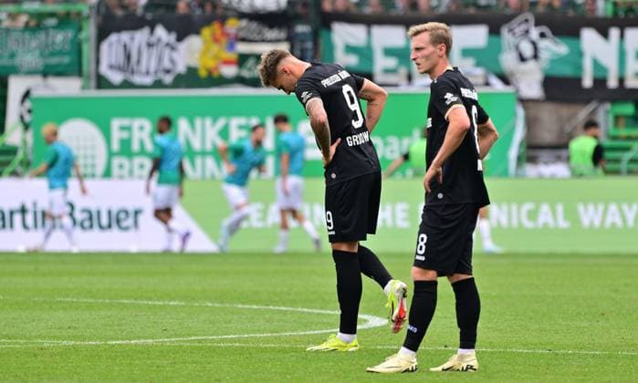 04 08 2024 Soccer Season 2024 2025 2 Soccer Bundesliga 01 Matchday SpVgg Greuther Fürth Kleeblatt SC Preußen Münster Sportfoto Zink MeZi xmexzix DFL regulations prohibit any use of photographs as image sequences and or quasi video only for editorial use Joshua Mees 8, Preußen Münster Joel Grodowski 9, Preußen Münster disappointed Disappointment