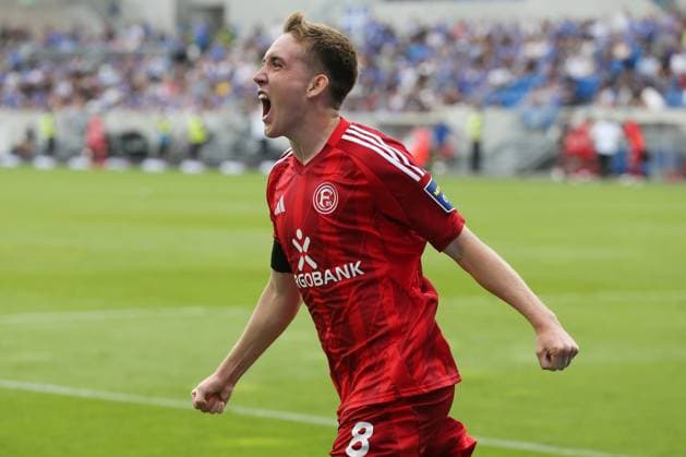 04 08 2024, xtvx, Fußball 2 Bundesliga, SV Darmstadt 98 Fortuna Düsseldorf emspor, v l Goal scored, Tor zum 0 2 Tim Rossmann Fortuna Duesseldorf Torjubel, Goal celebration, celebrate the goal, celebrates scoring Isak Johannesson Fortuna Duesseldorf DFL DFB REGULATIONS PROHIBIT ANY USE OF PHOTOGRAPHS as IMAGE SEQUENCES and or QUASI VIDEO Darmstadt
