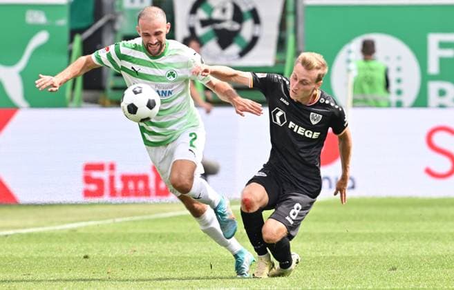 04 08 2024 Soccer Season 2024 2025 2 Soccer Bundesliga 01 Matchday SpVgg Greuther Fürth Kleeblatt SC Preußen Münster Sportfoto Zink xwoxzix DFL regulations prohibit any use of photographs as image sequences and or quasi video only for editorial use Simon Asta 2, SpVgg Greuther Fürth Joshua Mees 8, Preußen Münster