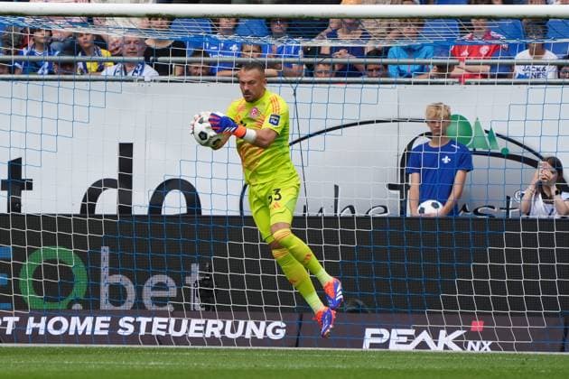 Goalkeeper Florian Kastenmeier Fortuna Düsseldorf, 33 holds 04 08 2024 2 Bundesliga, season 24 25 SV Darmstadt 98 vs Fortuna Düsseldorf, Stadion am Boellenfalltor, emonline, emspor,