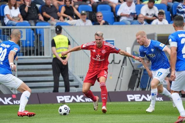 Felix Klaus Fortuna Düsseldorf, 11 04 08 2024 2 Bundesliga, Season 24 25 SV Darmstadt 98 vs Fortuna Düsseldorf, Stadion am Boellenfalltor, emonline, emspor,