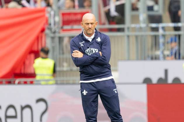2 Soccer Bundesliga SV Darmstadt 98 Fortuna Düsseldorf, 04 08 2024 Torsten Lieberknecht Coach SV Darmstadt 98 , cropped image, portrait portrait, SV Darmstadt 98 Fortuna Düsseldorf, Darmstadt, Merck Stadion am Böllenfalltor, 4 8 2024 Copyright: xBEAUTIFULxSPORTS Gawlikx