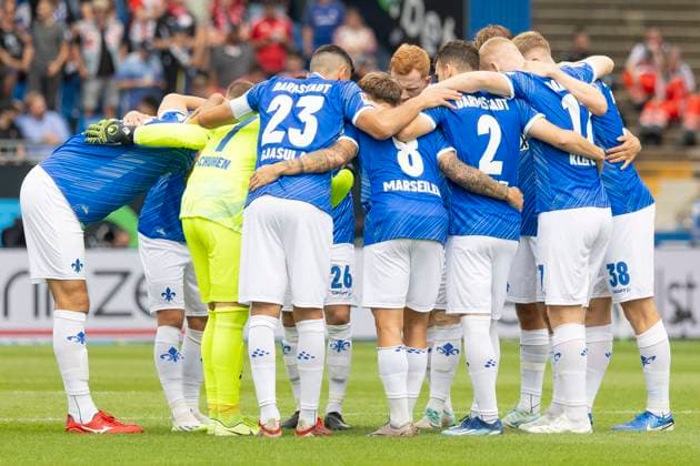 2 Soccer Bundesliga SV Darmstadt 98 Fortuna Düsseldorf, 04 08 2024 Team circle SV Darmstadt 98, SV Darmstadt 98 Fortuna Düsseldorf, Darmstadt, Merck Stadion am Böllenfalltor, 4 8 2024 Copyright: xBEAUTIFULxSPORTS Gawlikx