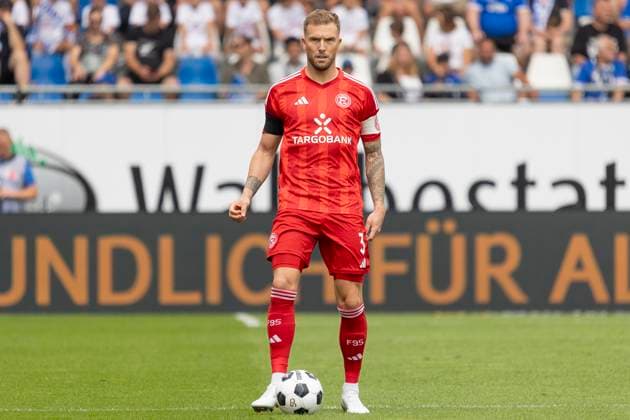 2 Soccer Bundesliga SV Darmstadt 98 Fortuna Düsseldorf, 04 08 2024 Andre Hoffmann Fortuna Düsseldorf 3 with ball, clipping, portrait portrait, SV Darmstadt 98 Fortuna Düsseldorf, Darmstadt, Merck Stadion am Böllenfalltor, 4 8 2024 Copyright: xBEAUTIFULxSPORTS Gawlikx