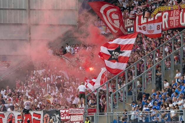 2 Bundesliga SV Darmstadt 98 Fortuna Düsseldorf, 04 08 2024 Pyrotechnics in the guest block, pyro, smoke fog, SV Darmstadt 98 Fortuna Düsseldorf, Darmstadt, Merck Stadion am Böllenfalltor, 4 8 2024 Copyright: xBEAUTIFULxSPORTS Gawlikx
