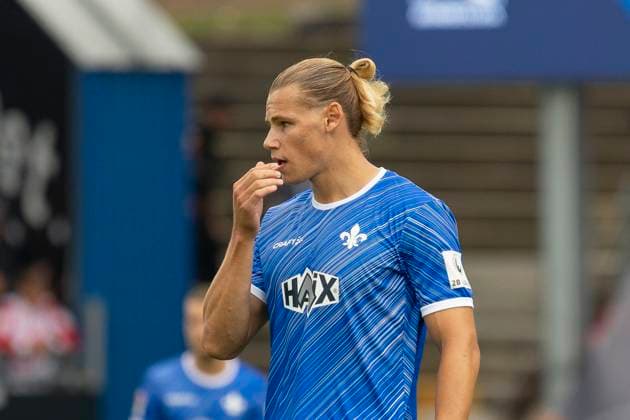2 Soccer Bundesliga SV Darmstadt 98 Fortuna Düsseldorf, 04 08 2024 Fynn Lakenmacher SV Darmstadt 98 19 , clipping, portrait portrait, SV Darmstadt 98 Fortuna Düsseldorf, Darmstadt, Merck Stadion am Böllenfalltor, 4 8 2024 Copyright: xBEAUTIFULxSPORTS Gawlikx