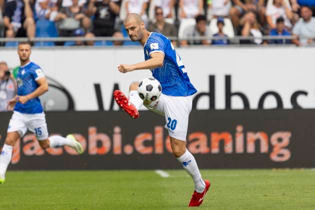 2 Soccer Bundesliga SV Darmstadt 98 Fortuna Düsseldorf, 04 08 2024 Aleksandar Vukotic SV Darmstadt 98 20 with ball, cropped, portrait portrait, SV Darmstadt 98 Fortuna Düsseldorf, Darmstadt, Merck Stadion am Böllenfalltor, 4 8 2024 Copyright: xBEAUTIFULxSPORTS Gawlikx