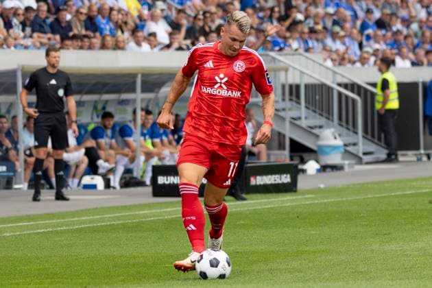 2 Soccer Bundesliga SV Darmstadt 98 Fortuna Düsseldorf, 04 08 2024 Felix Klaus Fortuna Düsseldorf 11 on the ball, clipping, portrait portrait, SV Darmstadt 98 Fortuna Düsseldorf, Darmstadt, Merck Stadion am Böllenfalltor, 4 8 2024 Copyright: xBEAUTIFULxSPORTS Gawlikx