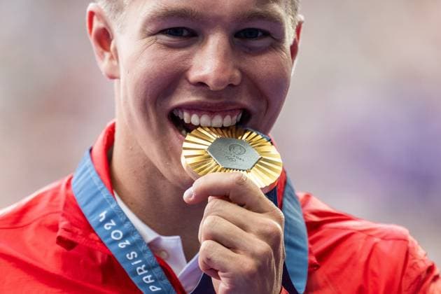 240804 Markus Rooth of Norway celebrates with his gold medal at the medal ceremony for men™s athletics decathlon during day 9 of the Paris 2024 Olympic Games on August 4, 2024 in Paris Photo Vegard Grott BILDBYRAN kod VG JM0594 bbeng friidrott athletics friidrett olympic games olympics os ol olympiska spelen olympiske leker paris 2024 paris os paris ol os guld jubel os guld 2404 norge norway  Copyright: VEGARDxGRoTT BB240804VG059