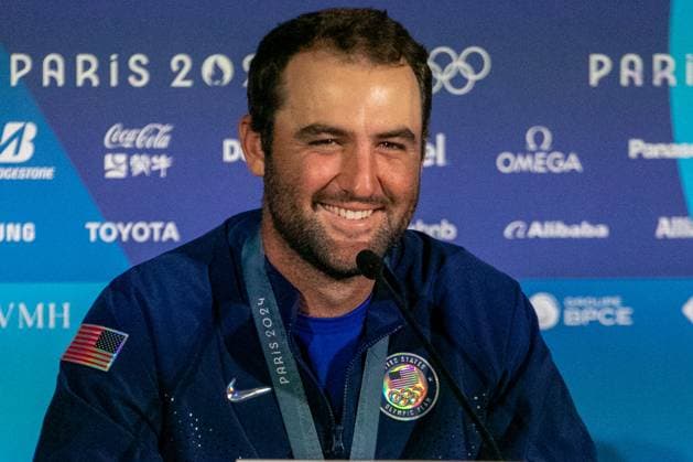 August 4, 2024, Paris, Ile de France, France: Gold Medalist SCOTTIE SCHEFFLER, USA, during the press conference, PK, Pressekonferenz following the Men s Individual Stroke Play at Le Golf National during the 2024 Paris Summer Olympics in Paris, France. Paris France - ZUMAa19_ 20240804_oly_a19_028 Copyright: xAngelxAdamsx