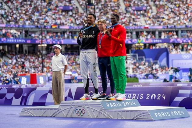 Paris 2024 Summer Olympics Paris, France 20240804 Markus Rooth is awarded the gold medal in the decathlon athletics during a ceremony at the Stade de France during the Paris 2024 Summer Olympics Photo Fredrik Varfjell NTB Paris France EDITORIAL USE ONLY RESTRICTED USE FOR BETTING COMPANIES  Copyright: xFredrikxVarfjellx xNTBx