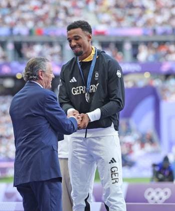 Award ceremony, Silver for Leo Neugebauer GER Decathlon, Athletics, Paris 2024, Olympic Games Paris 2024, Olympic Games 2024, 04 08 2024,