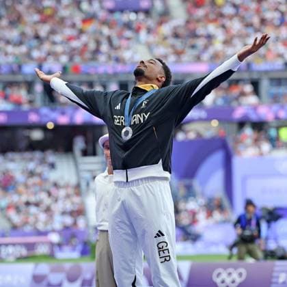 Award ceremony, Silver for Leo Neugebauer GER Decathlon, Athletics, Paris 2024, Olympic Games Paris 2024, Olympic Games 2024, 04 08 2024,