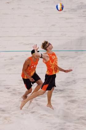Steven Van De Velde and Matthew Immers of the Netherlands during the during the Men s Preliminary Pase Pool B match of the Beach volleyball, Beachvolleyball Paris 2024 Olympic Games, Olympische Spiele, Olympia, OS Day Nine, Paris, France - 04 Aug 2024  Copyright: xRyanxBrowne Shutterstockx 14616663mb